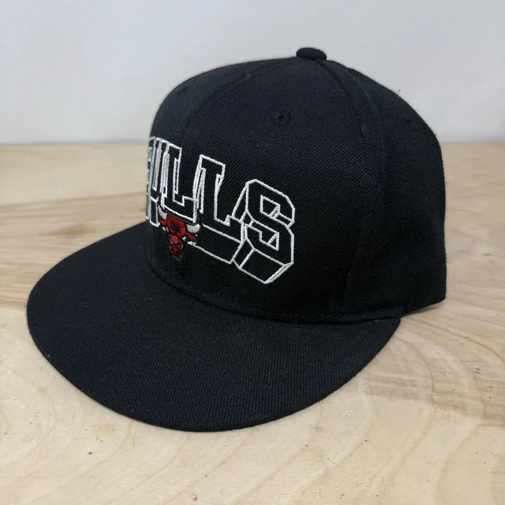 NBA Chicago Bulls Black Red Spellout Adidas Snapback Cap Hat Retro Vtg